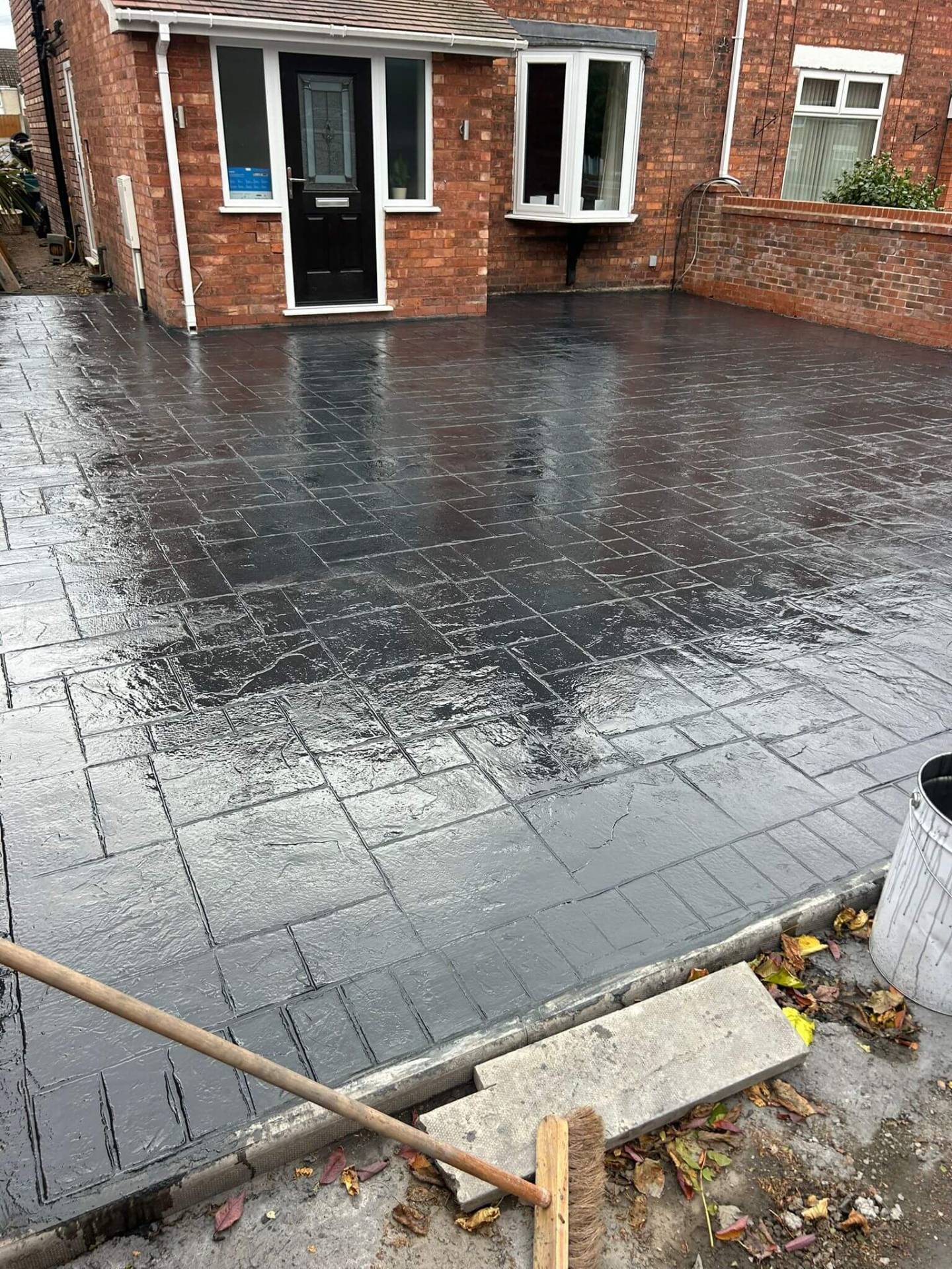 Block pattern imprinted concrete driveway